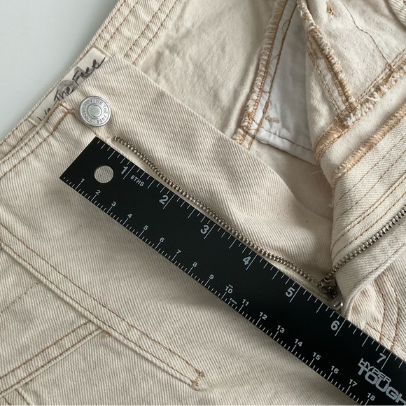Free People We The Free Mom Jeans Sz 31 Ivory Retro Frayed Hem Pleated High Rise - Picture 5 of 12